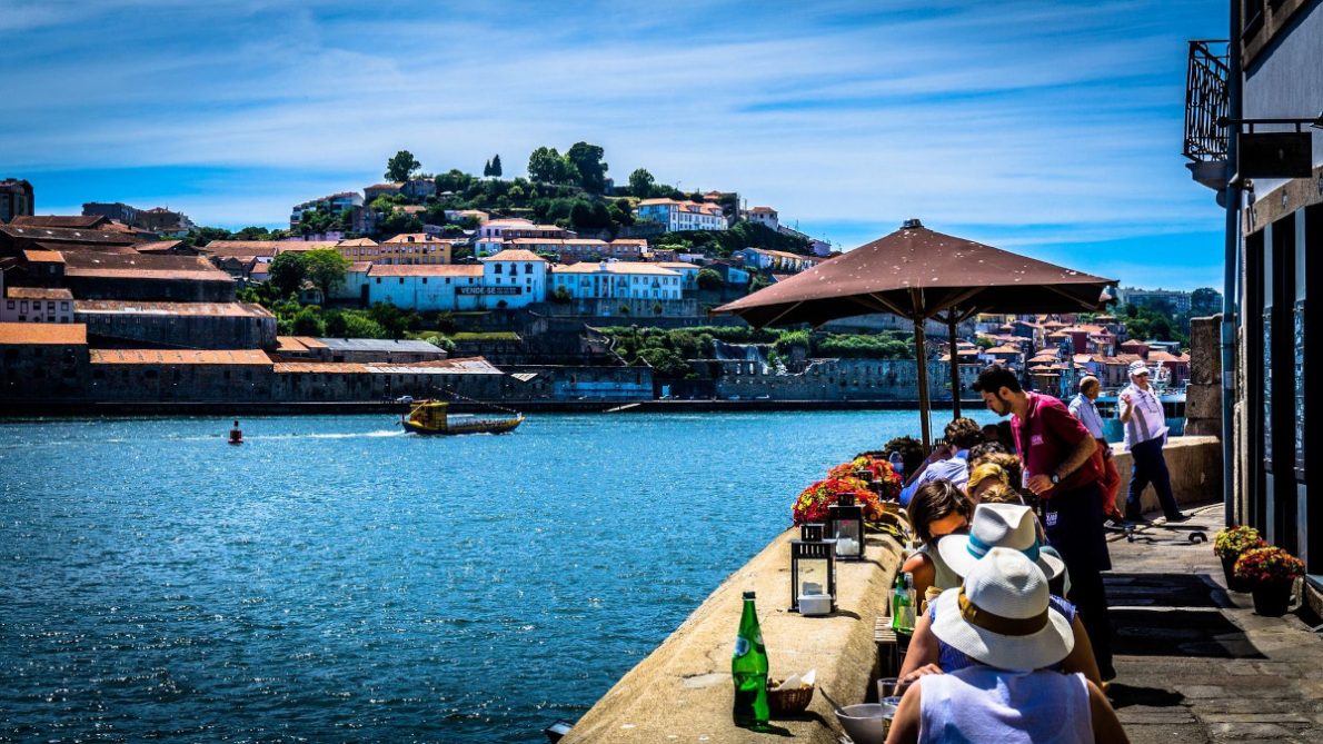 A restaurant terras in Porto overseeing the Douro river